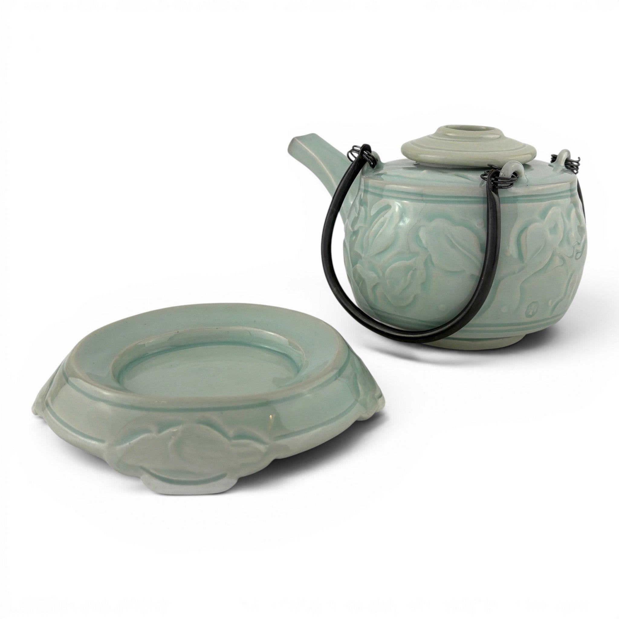 Walter Hyleck -Teapot with Base