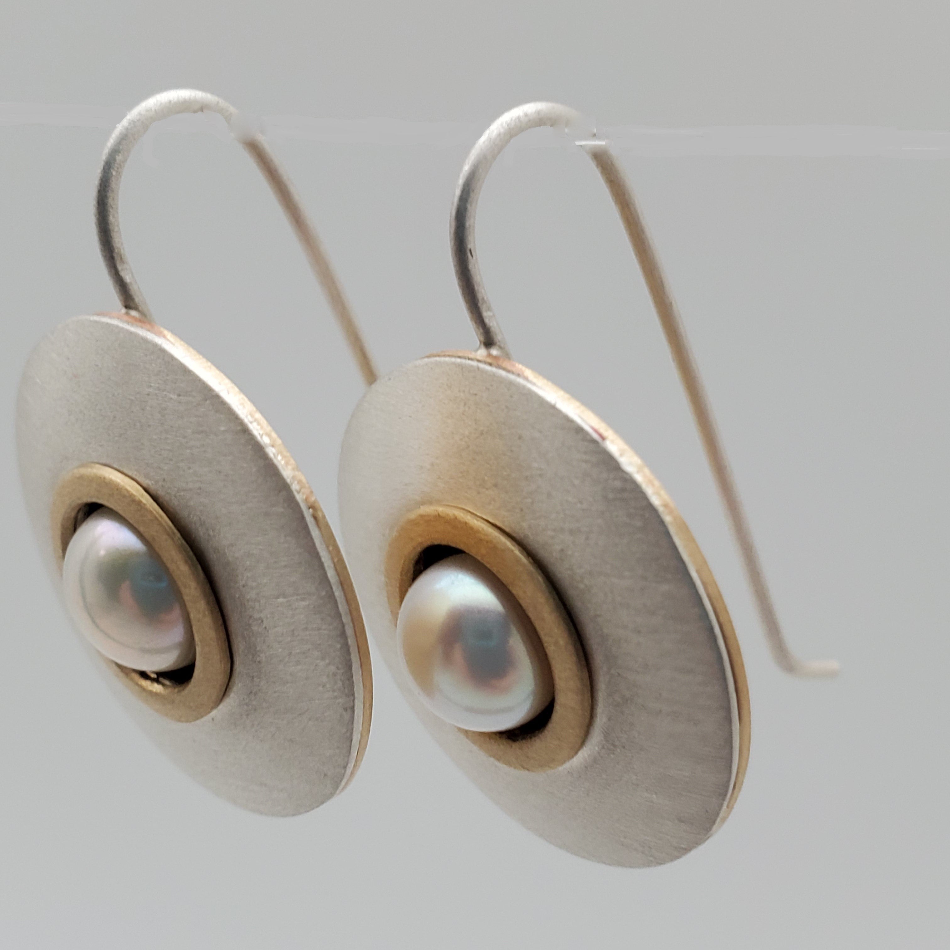 Nu-Gold Earrings with Pearl